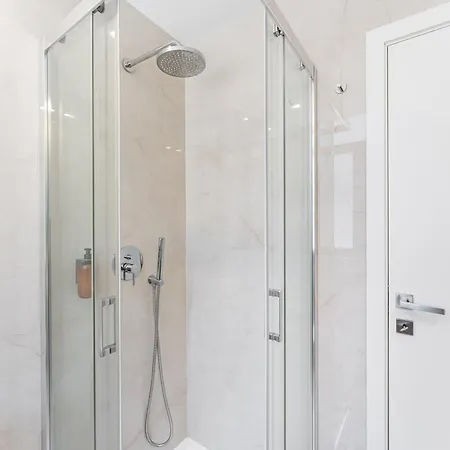 Alma Invicta Almada Apartman