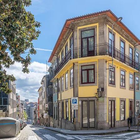 Alma Invicta Almada Porto