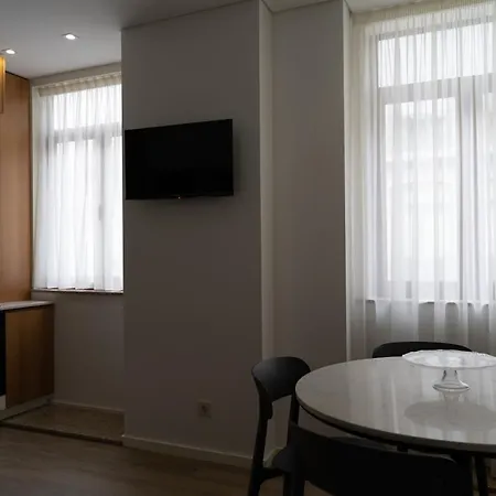 Alma Invicta Almada * ポルト