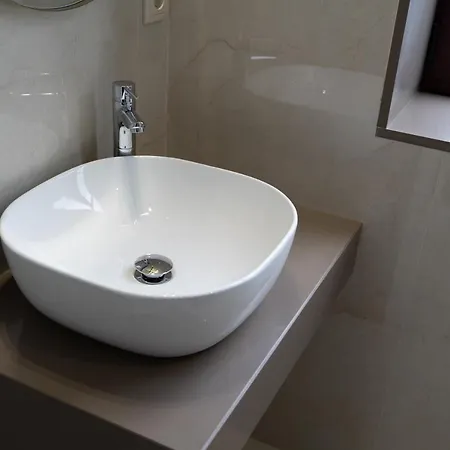 Alma Invicta Almada Apartment