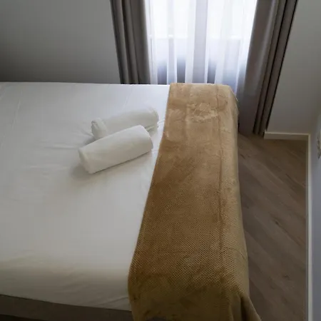 Apartment Alma Invicta Almada *